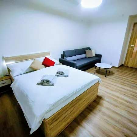 2 - With Terrace And Free Parking Apartmán
