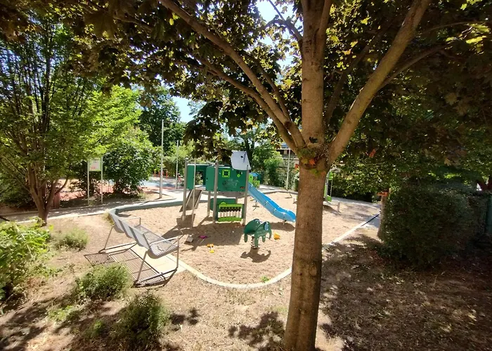 2 - With Terrace And Free Parking *